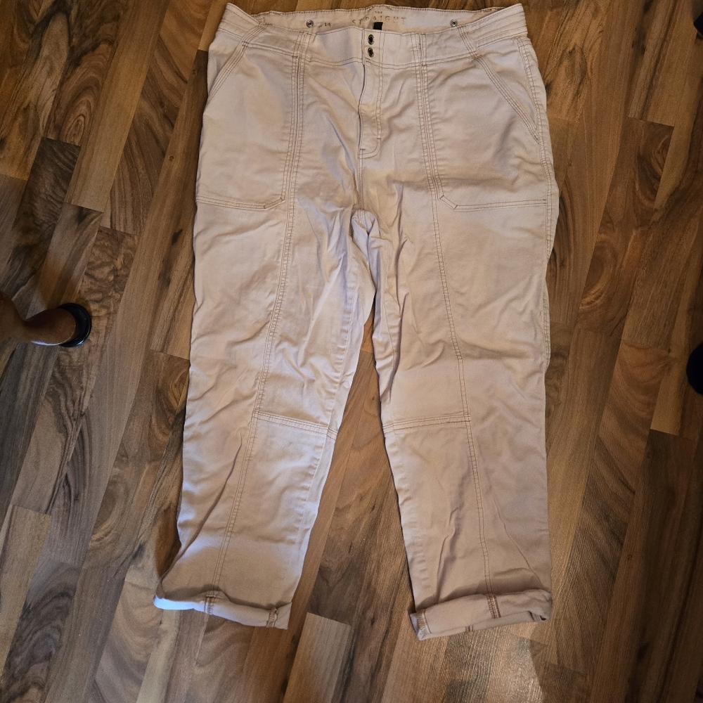 WH|BM size 14 khacki color capri
